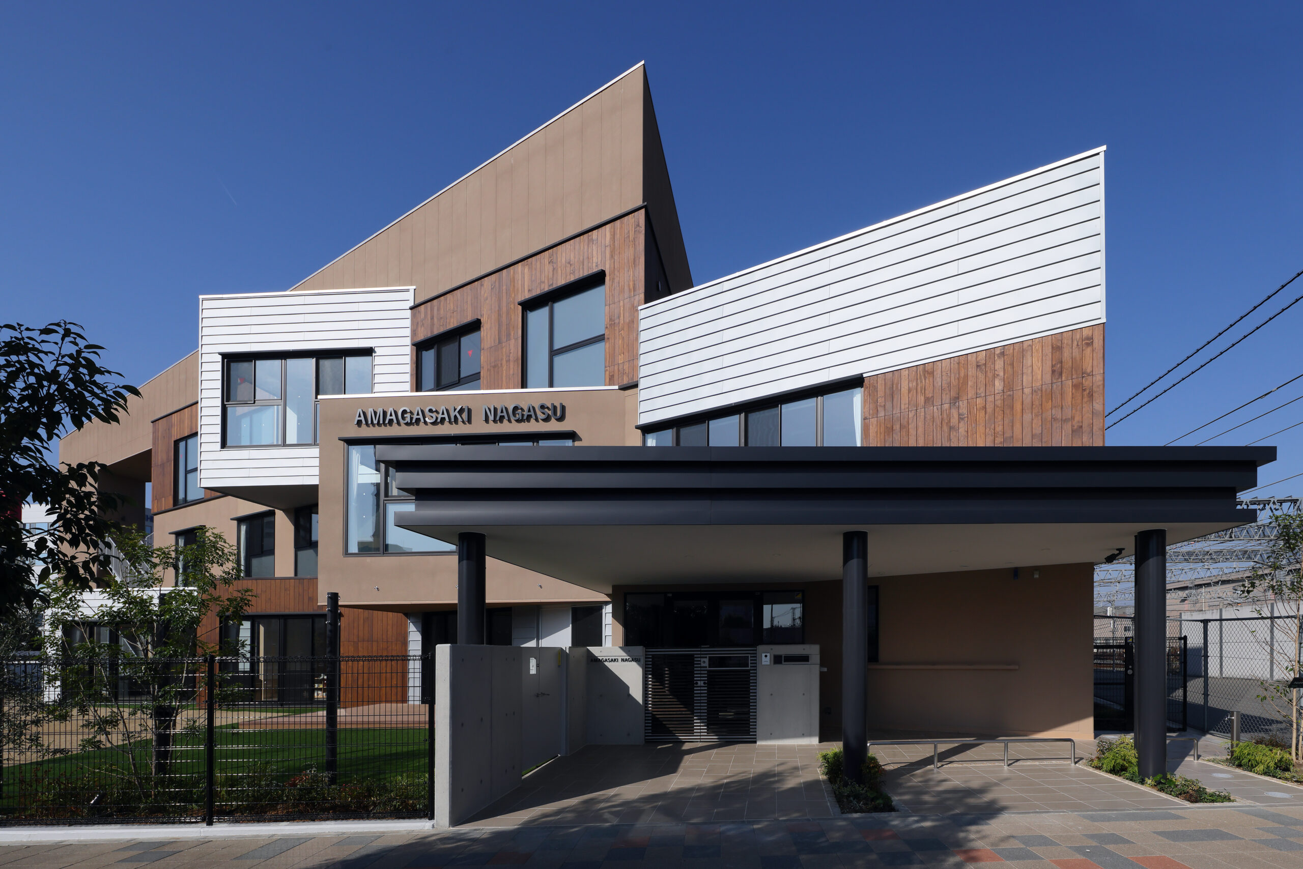 004_外観アプローチ